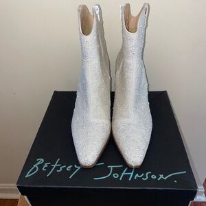 NIB NWT Betsey Johnson Emory Pearl Studded Low Boots